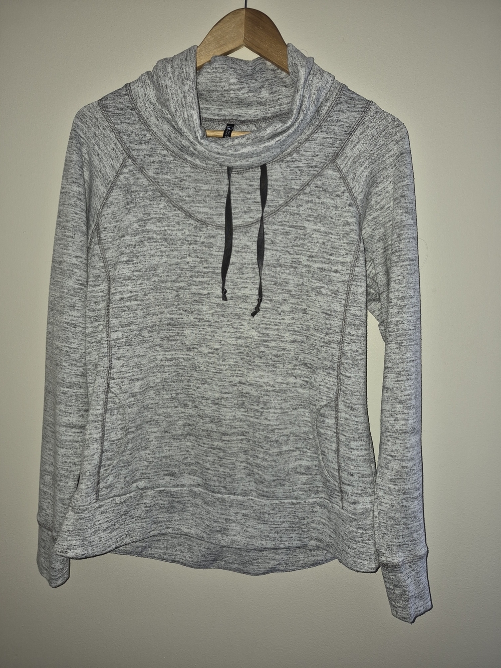 KÜHL Women’s Grey Cowl Neck Pullover Sweatshirt Size L Athletic